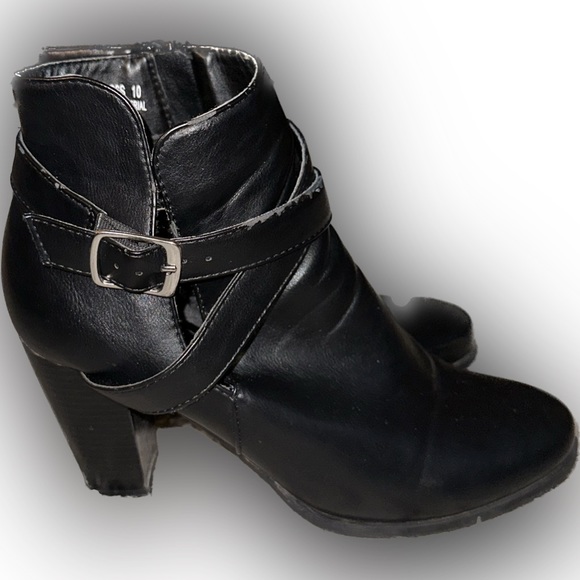 BAMBOO Shoes - BAMBOO Heeled Black Leather Boots